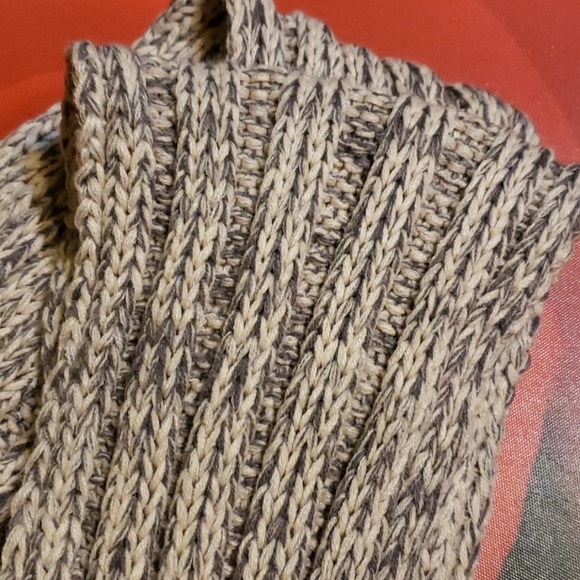 bebe Scraf - Picture 3 of 5